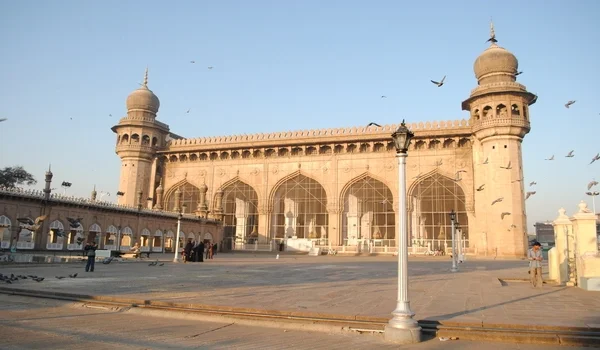 Featured Image of Charminar And Makkah Masjid